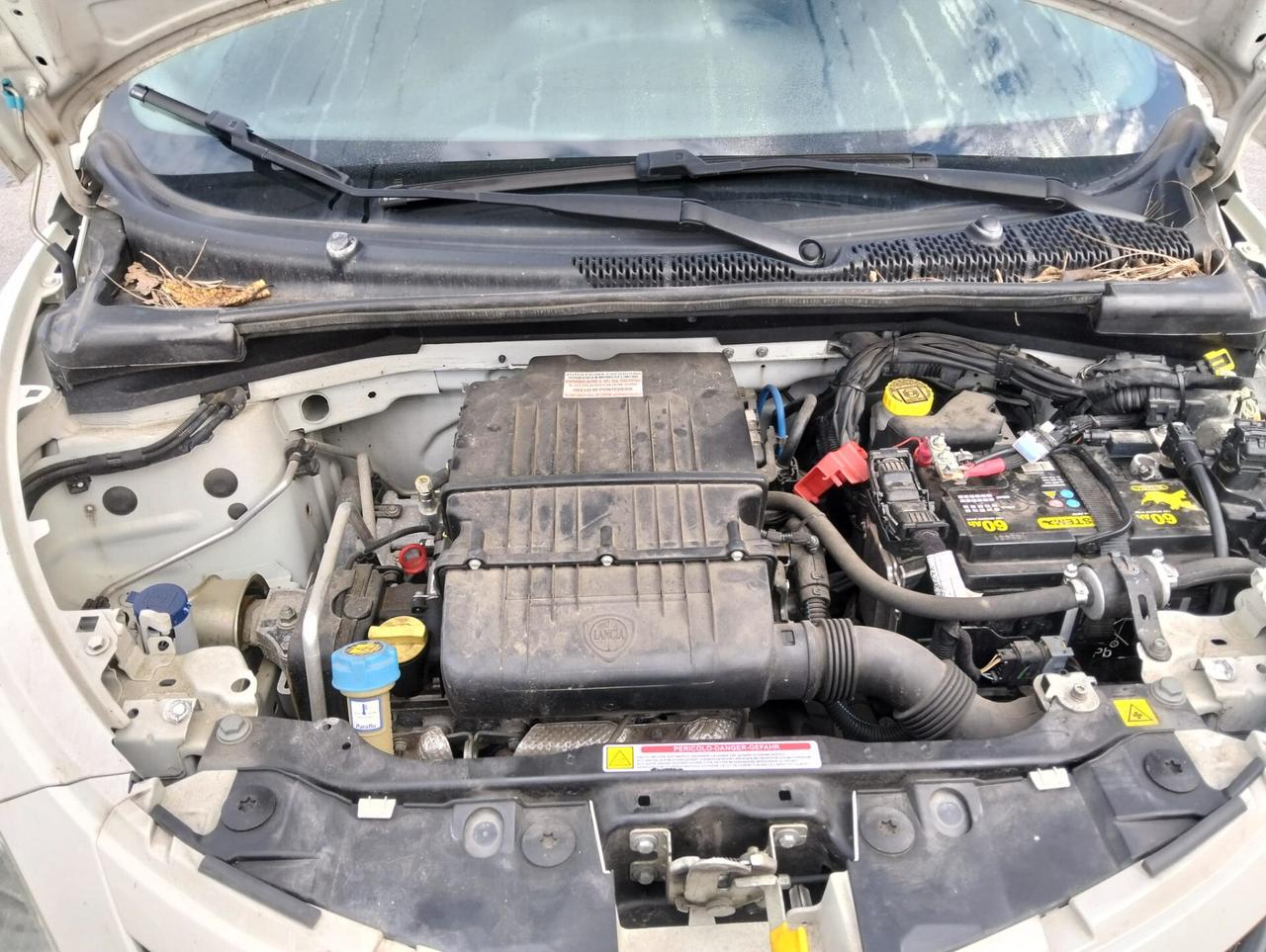 Lancia Ypsilon 1.2 69 CV 5 porte GPL 2019 SINISTRATA