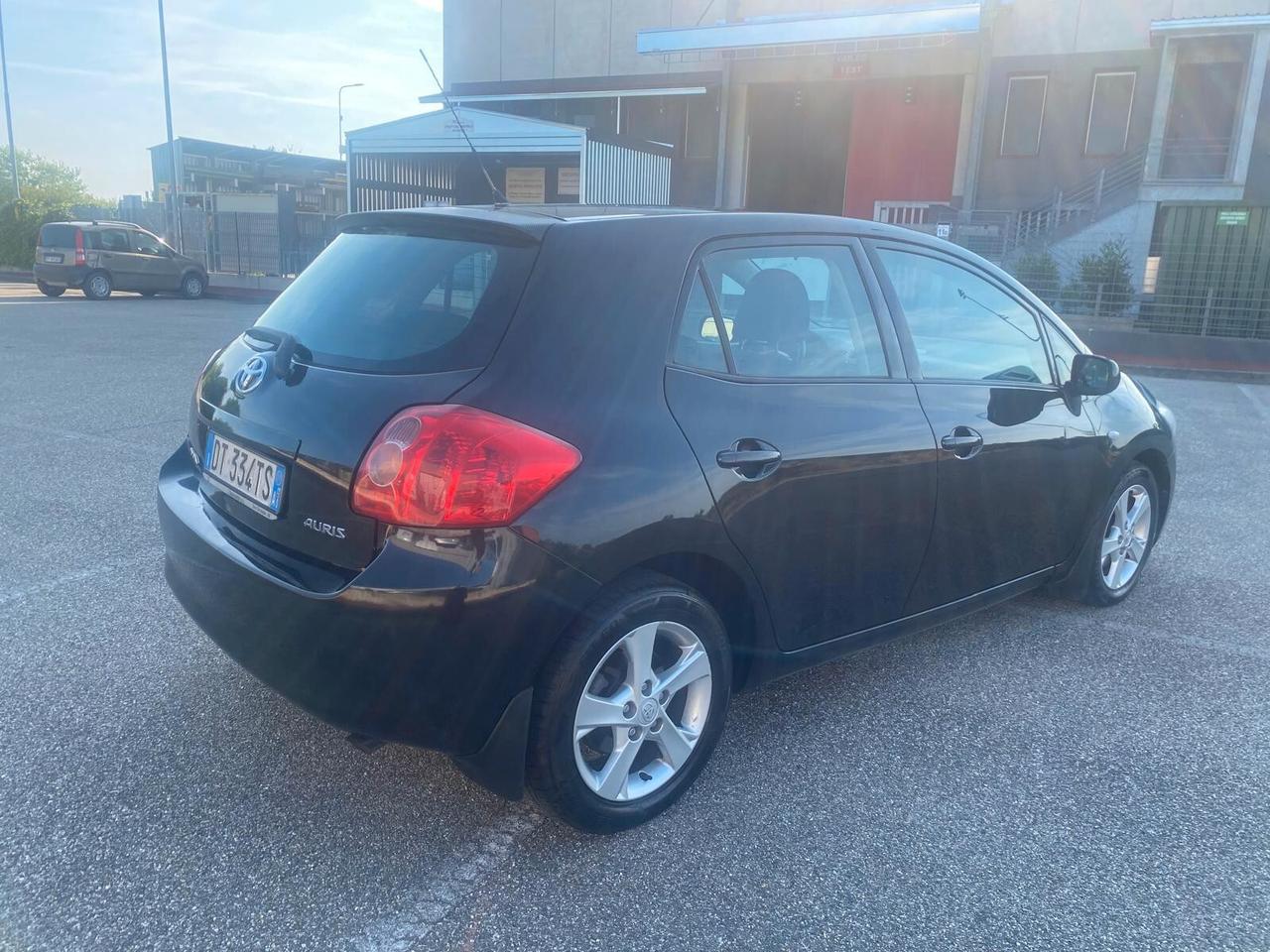 Toyota Auris 2.0 D-4D DPF 5 porte Sol MY'08