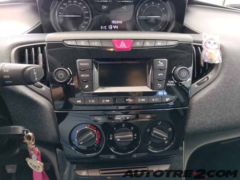 Lancia Ypsilon Ypsilon 1.0 firefly hybrid Gold Plus s&s 70cv