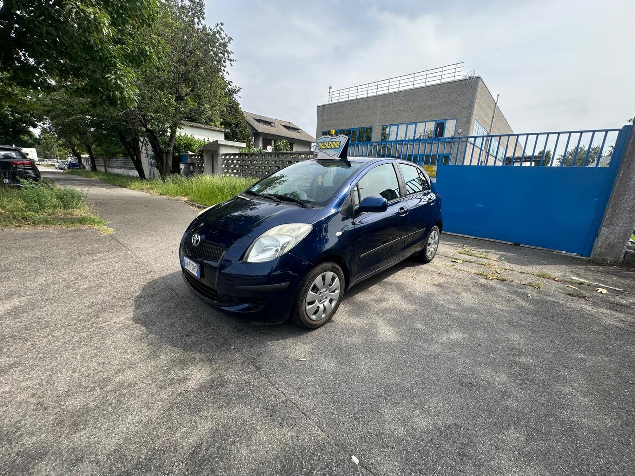 Toyota Yaris 1.0 5 porte Sol