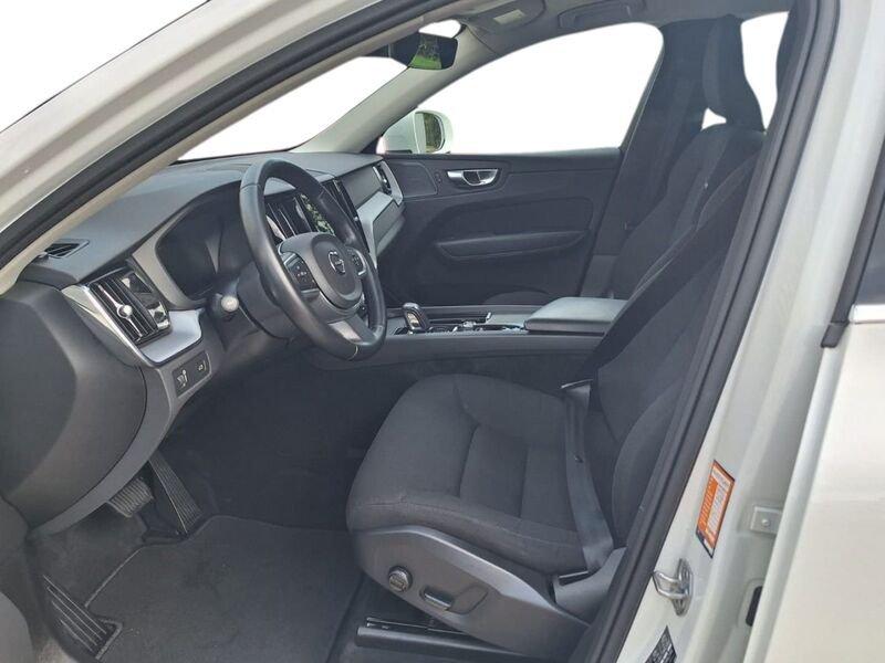 Volvo XC60 B4 197+14 CV Automatica Mild Hybrid Momentum Pro