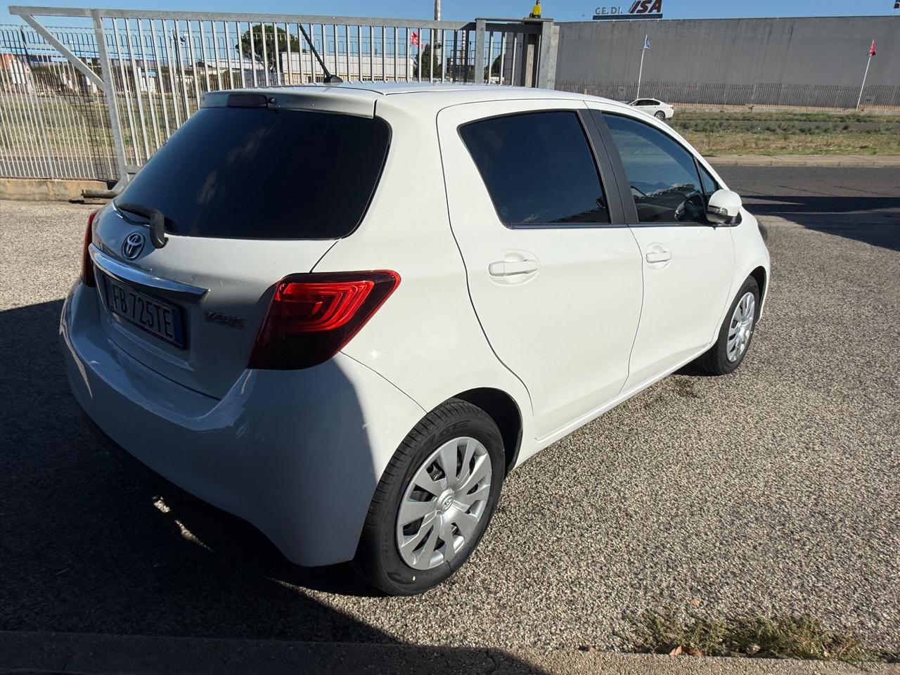 Toyota Yaris 1.0 5 porte Active