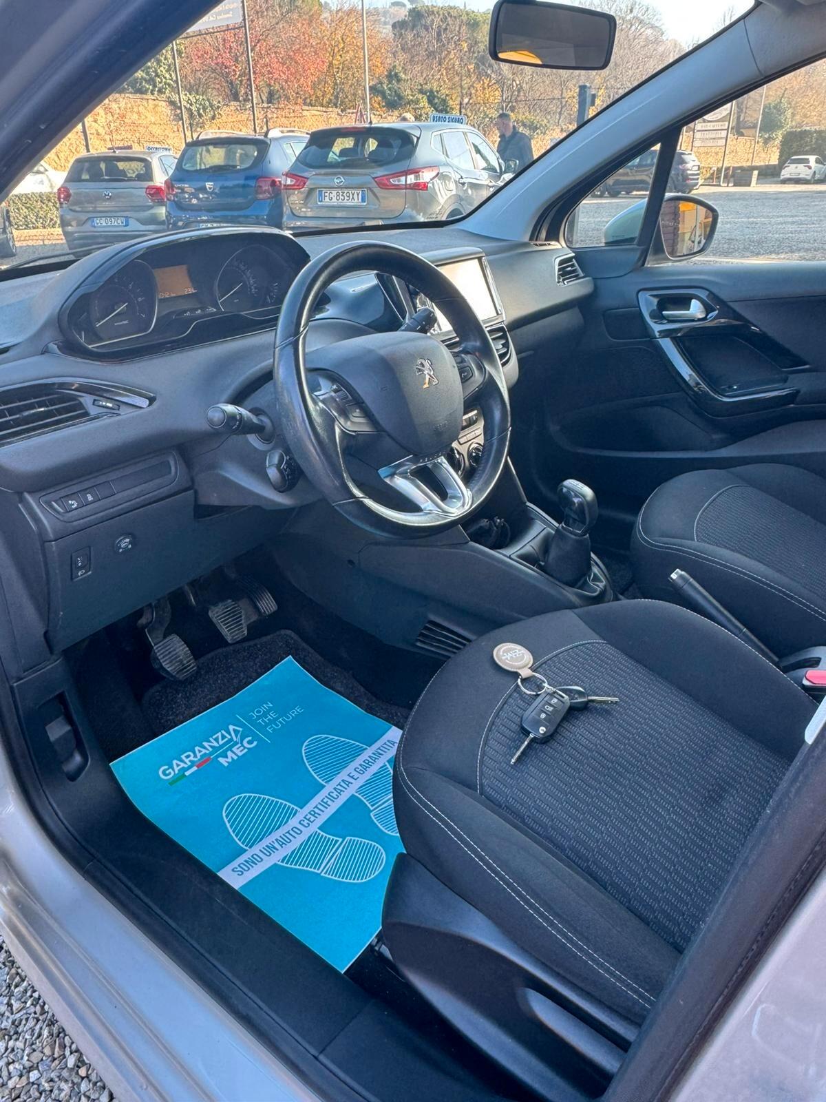 Peugeot 208 PureTech 82 5p. GPL Allure