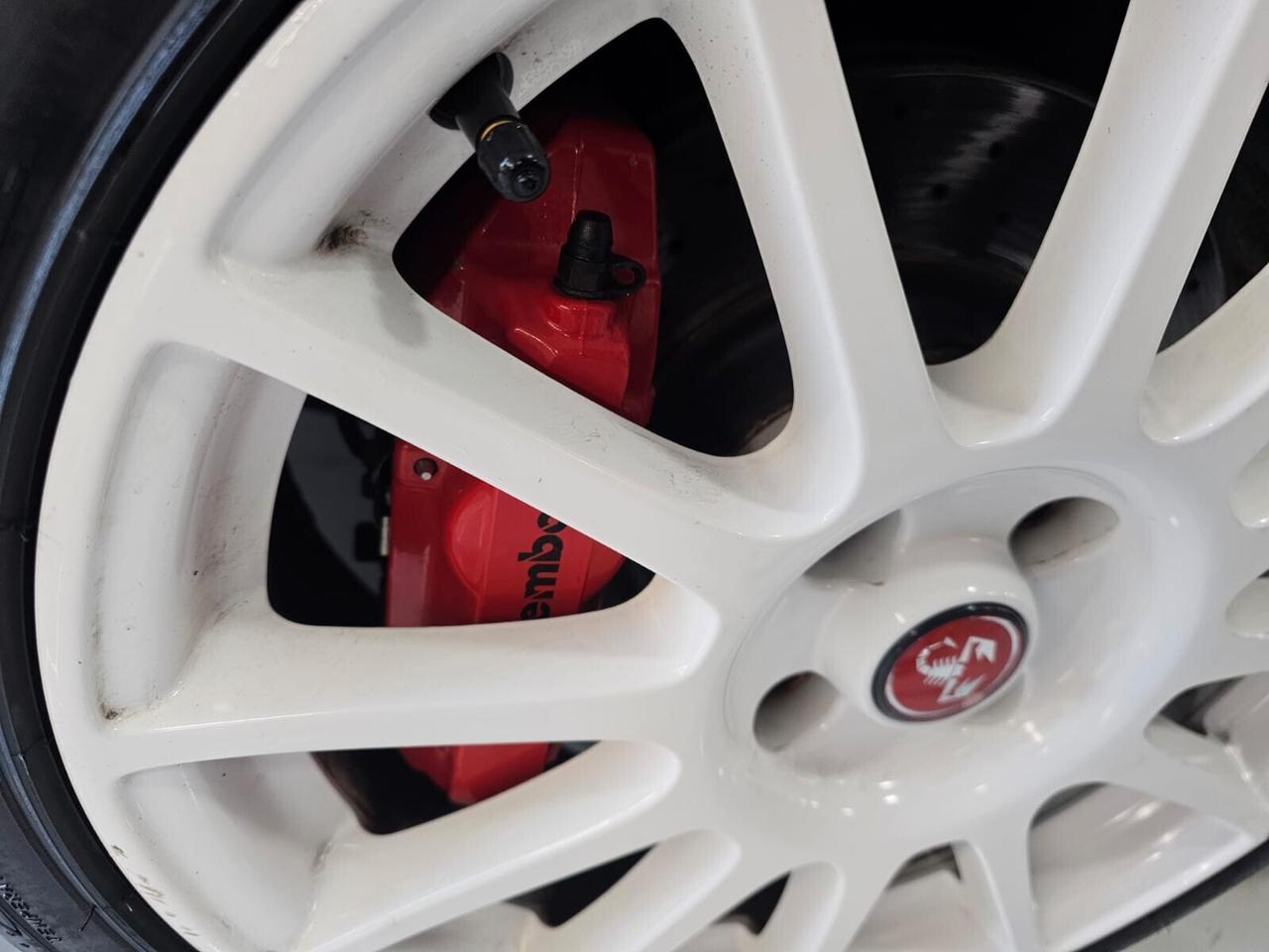 Abarth 595 1.4 Turbo T-Jet 180 CV Esseesse
