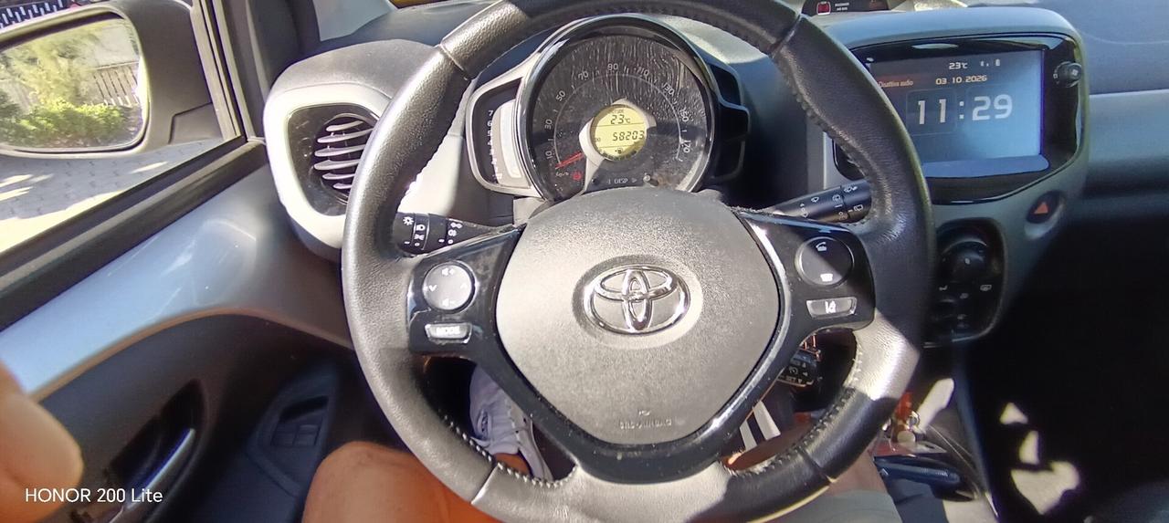 Toyota Aygo 5 Porte 5p 1.0 x-play 72cv