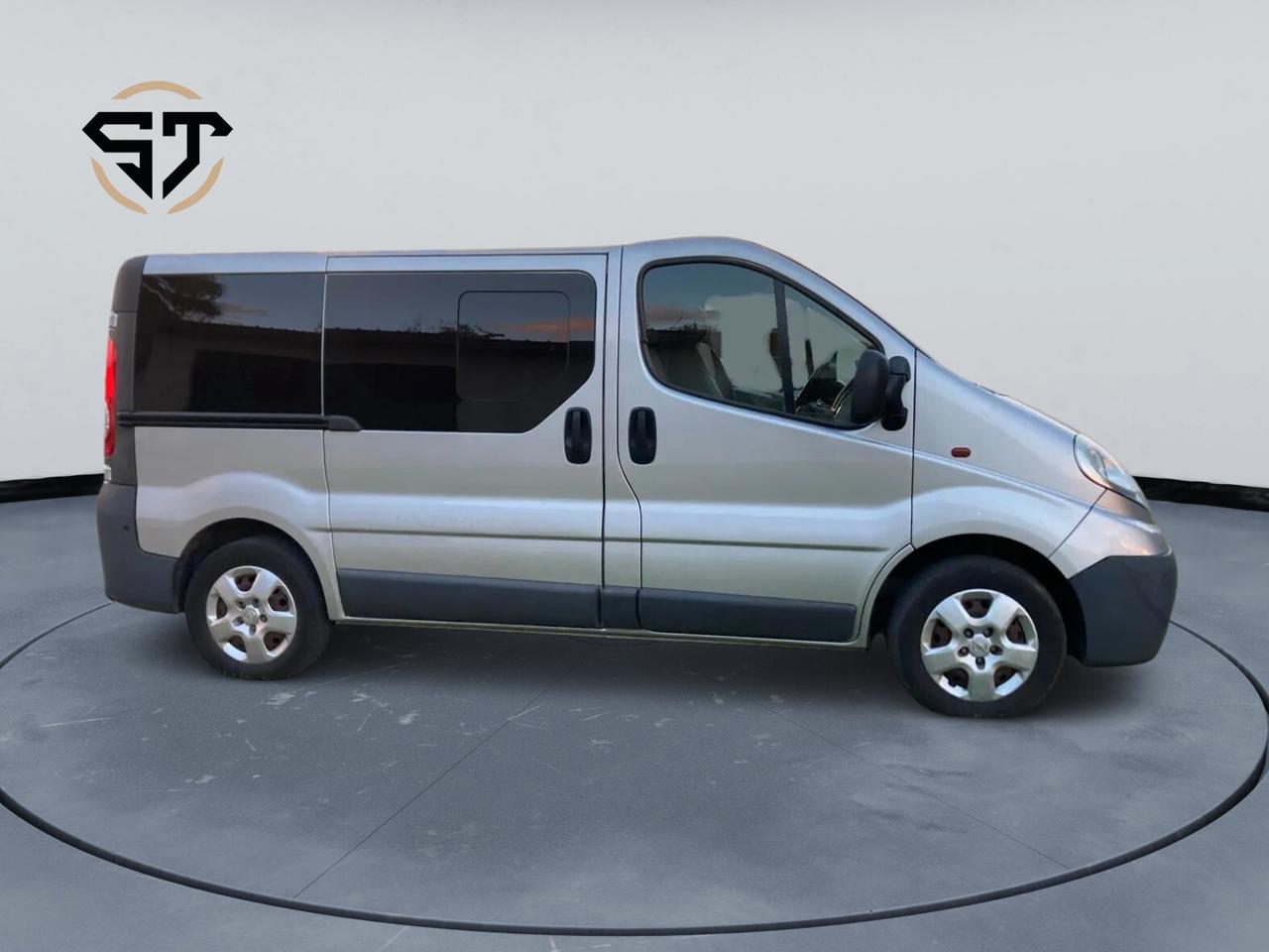 Opel Vivaro 27 2.0 CDTI PC-TN Combi 9 posti