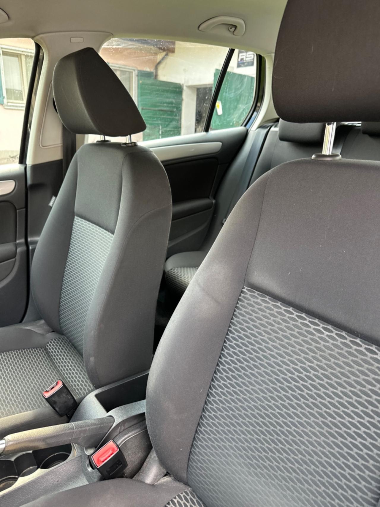 Volkswagen Golf 1.6 TDI DPF 5p. SPORT EDITION KMCERT