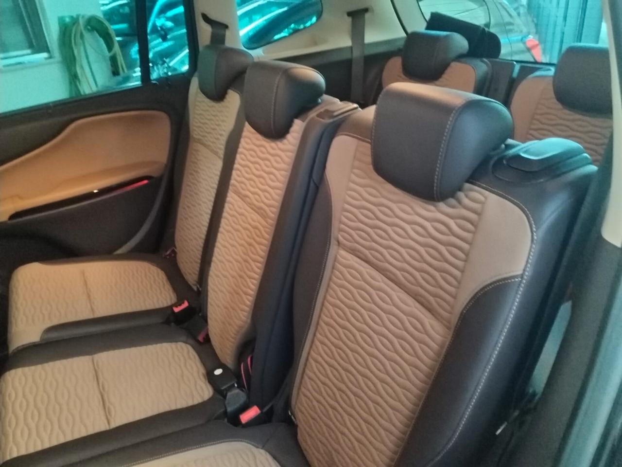 7 POSTI Opel Zafira Tourer 1.4 Turbo 140CV GPL Cosmo