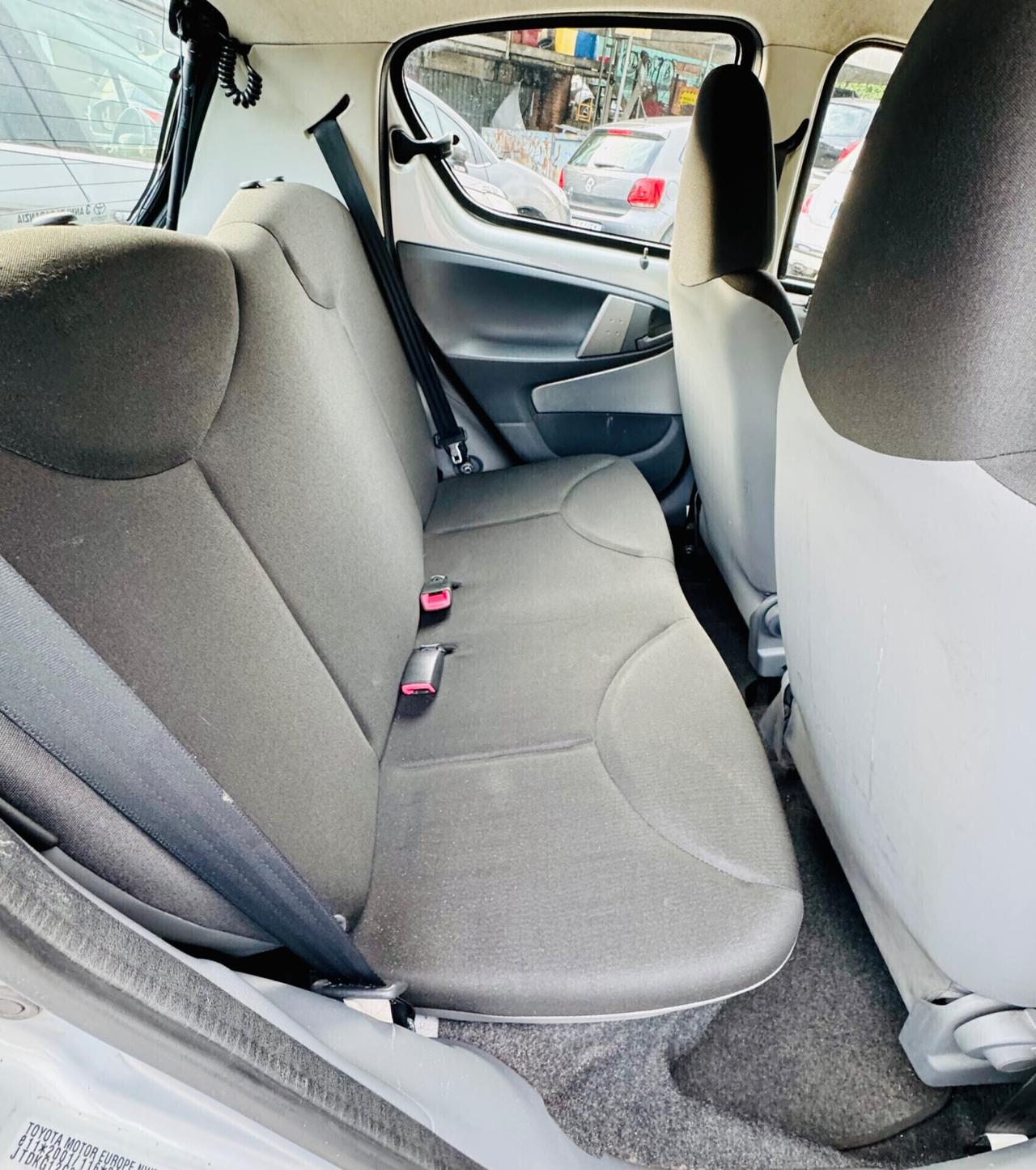 Toyota Aygo 1.0 12V 5 porte 80 mila KM ,