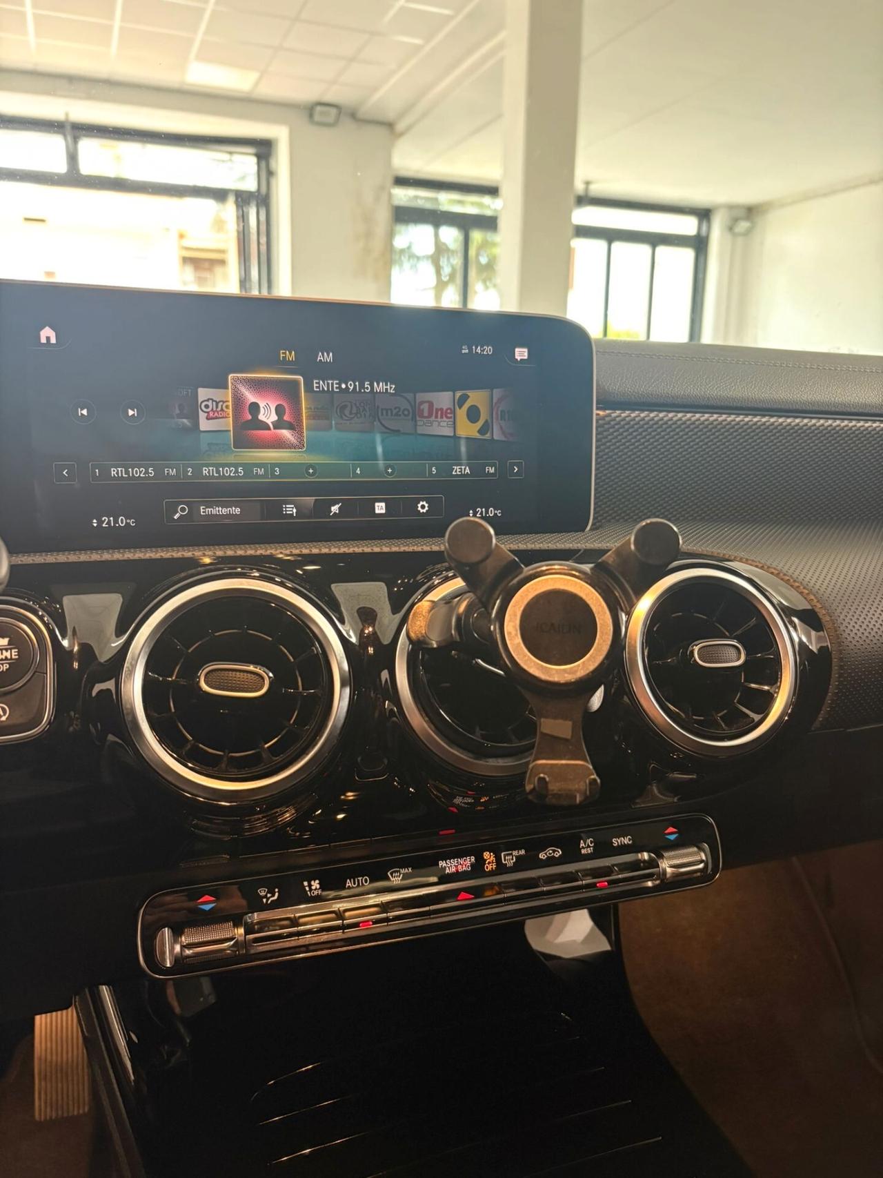 Mercedes-benz CLA 200 Automatic Executive
