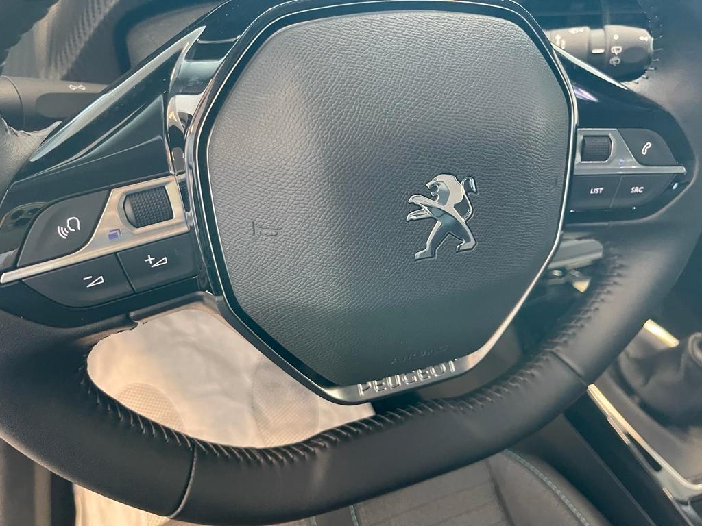 Peugeot 2008 ALLURE PACK PureTech 130 6mt