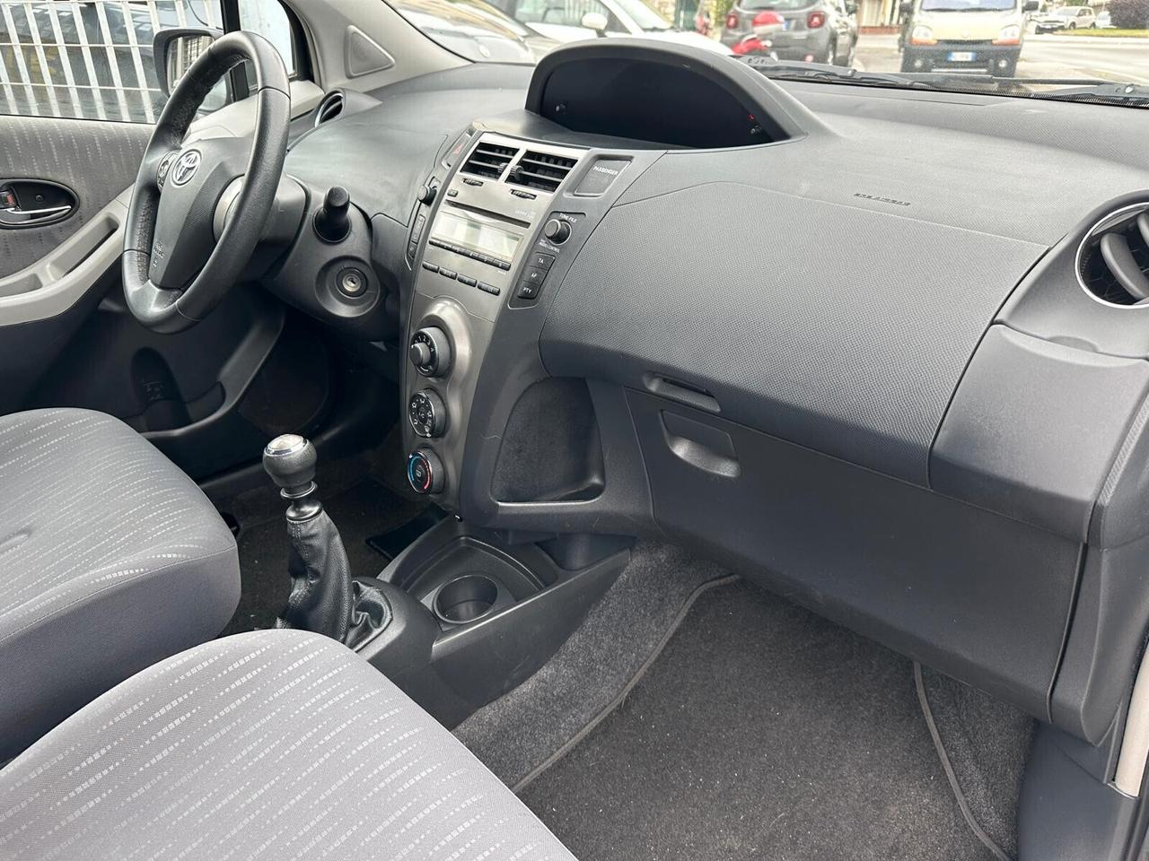 Toyota Yaris 1.4 D-4D 5 porte Sol SOLI 60.000 KM REALI PARI AL NUOVO!!!