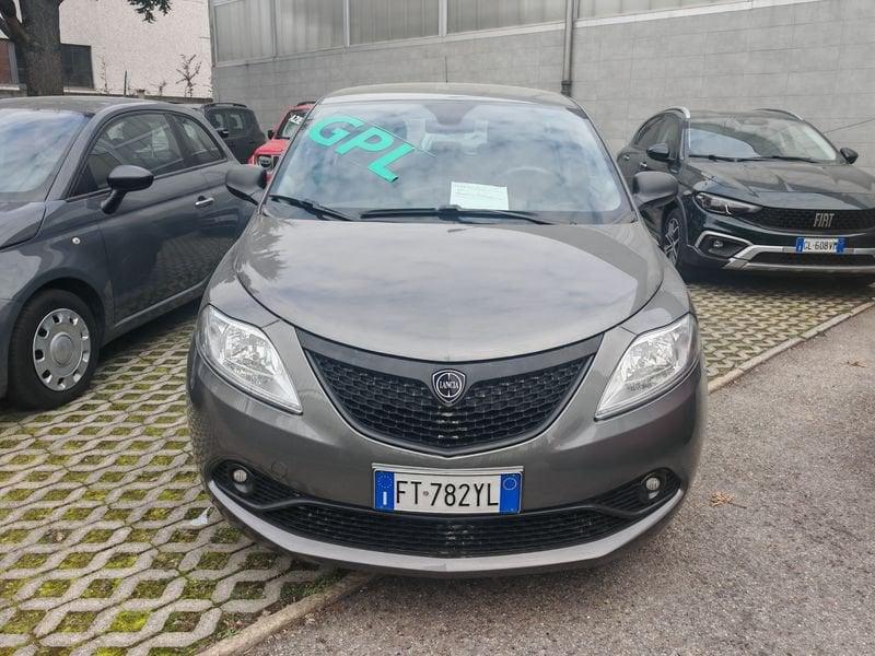 Lancia Ypsilon 1.2 69 CV 5 porte GPL Ecochic Elefantino Blu