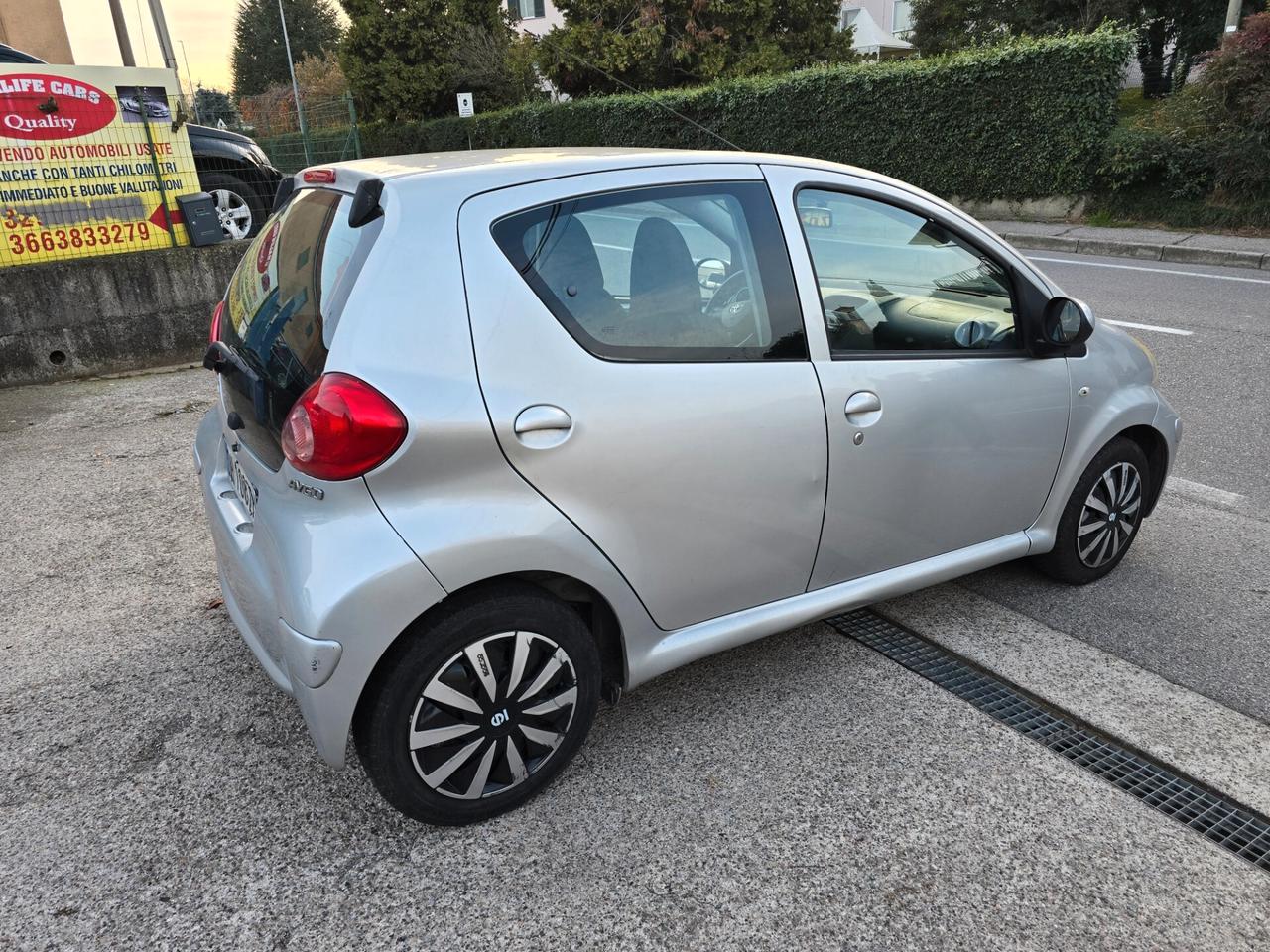 Toyota Aygo 1.0 12V VVT-i 5 porte Sol