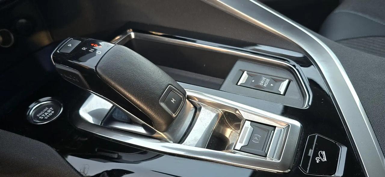 Peugeot 3008 BlueHDi 130 S&S EAT8 Allure