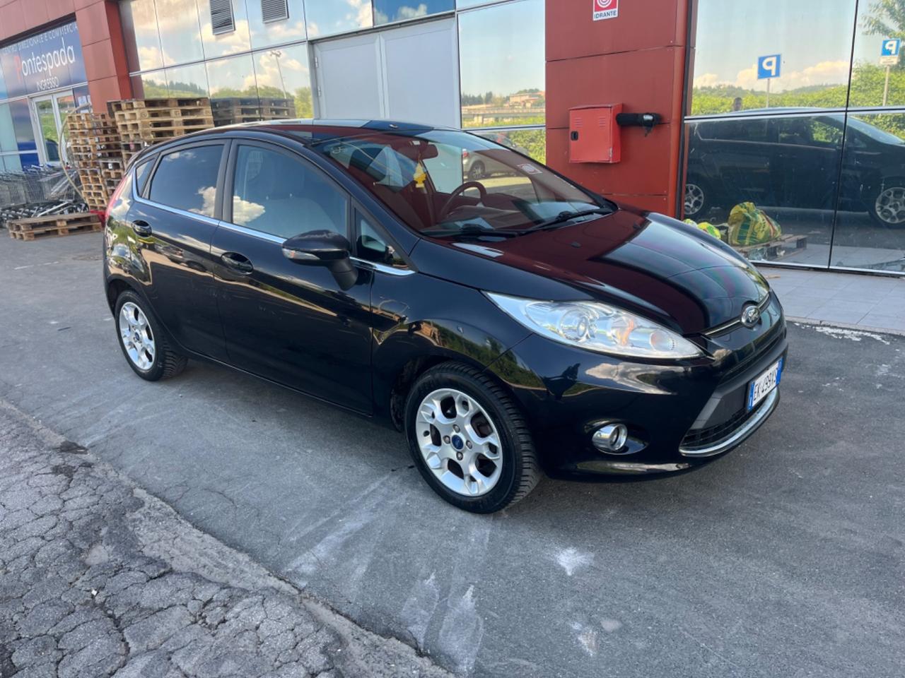Ford Fiesta 1.4 5 porte Bz.- GPL Titanium