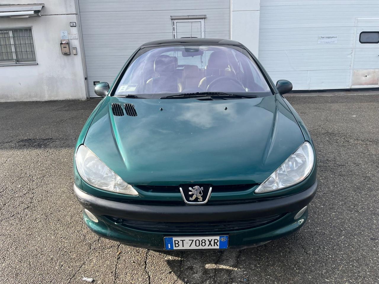 Peugeot 206 1.4benz 2001 109.000km per neopatentati