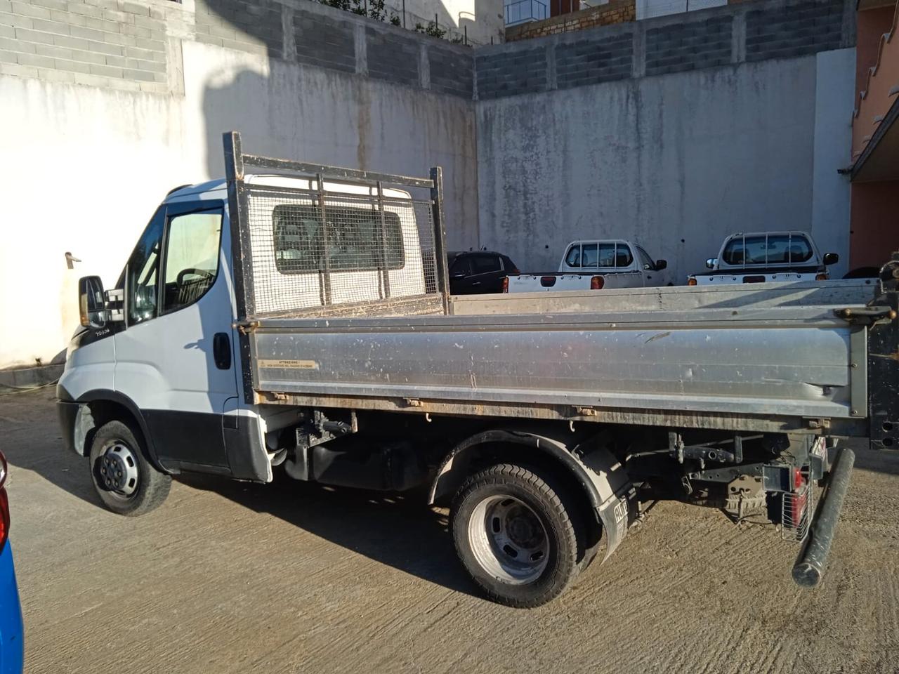Iveco Daily 35C12 2.3 RIBALTABILE TRILATERALE