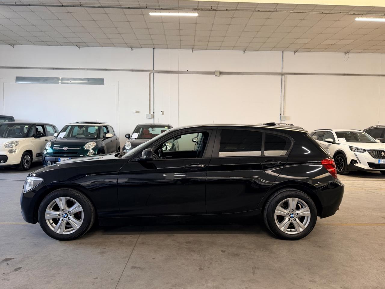 Bmw 120 120d 5p. Unique