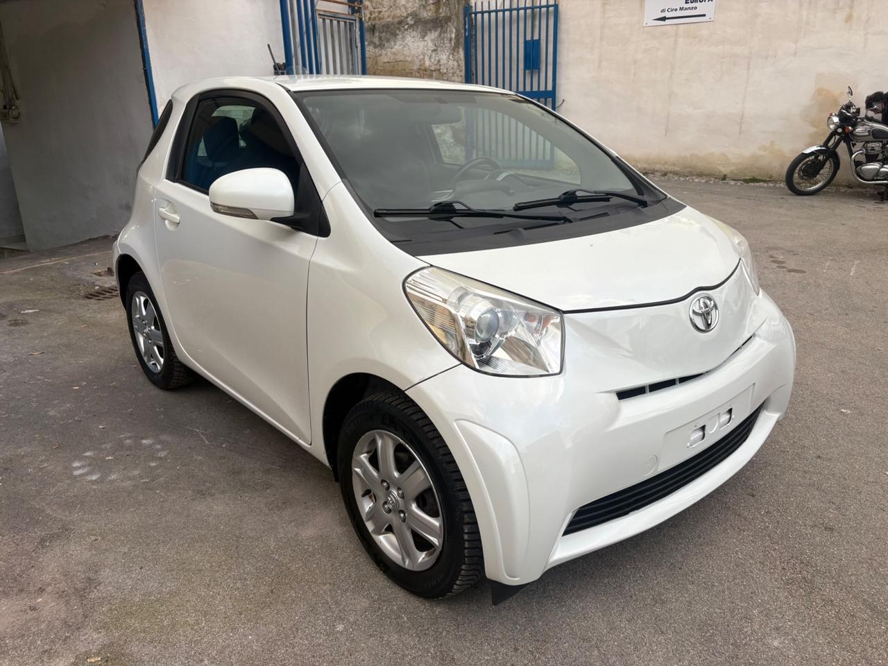 Toyota iQ 1.0 Multidrive