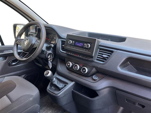 RENAULT Trafic T27 2.0 dci 150cv energy my23 Euro 18.700 + iva
