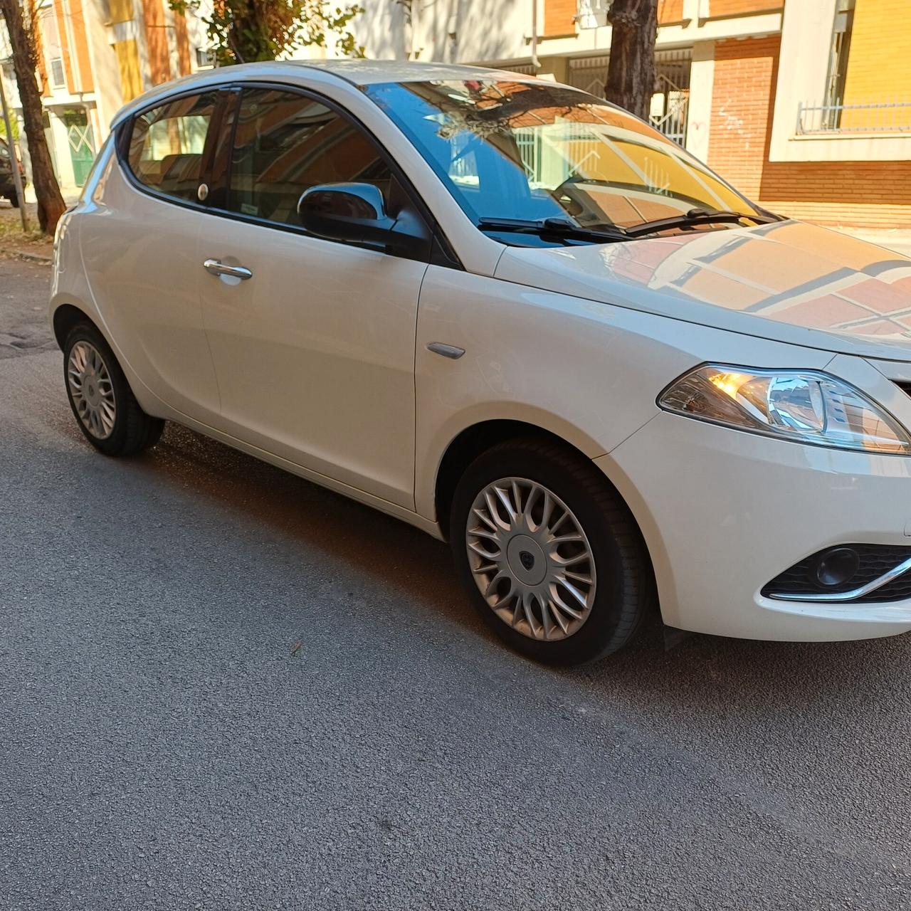 Lancia Ypsilon 1.2 69 CV 5 porte GPL