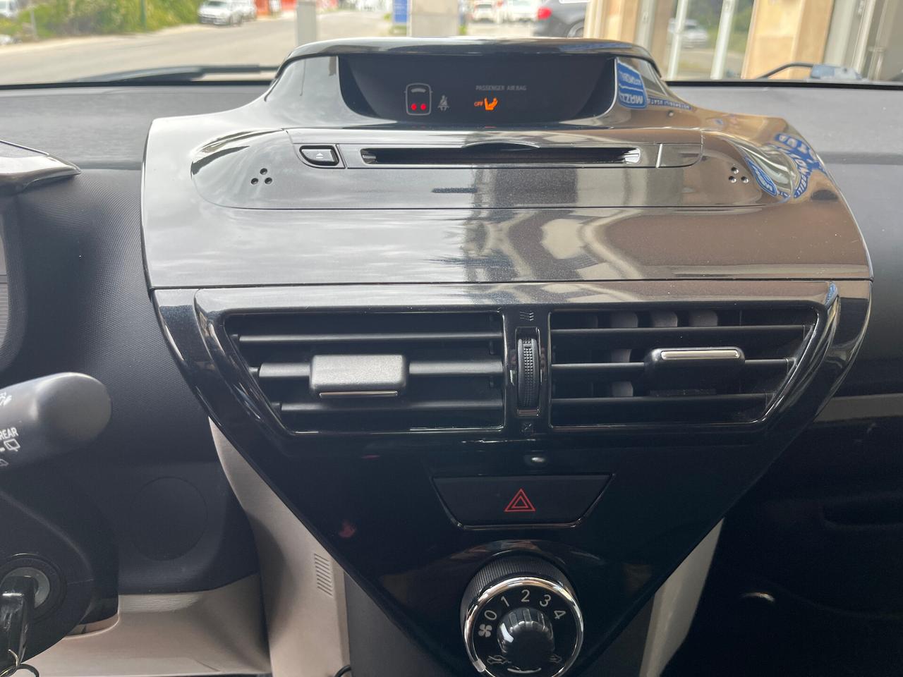 Toyota iQ 1.0 CVT 68cv Automatica