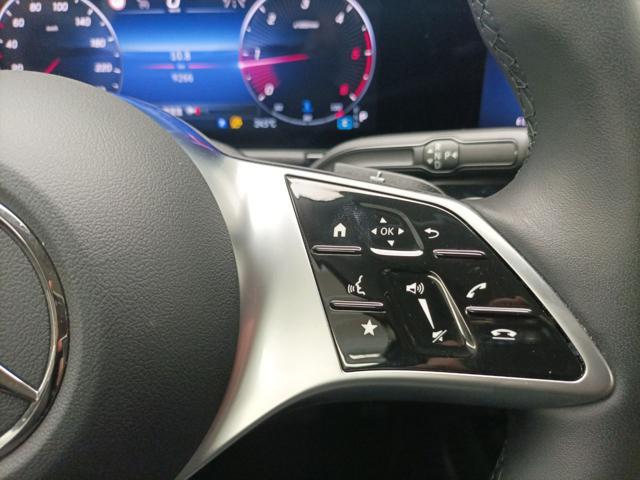 MERCEDES-BENZ GLA 180 Automatic Progressive Advanced