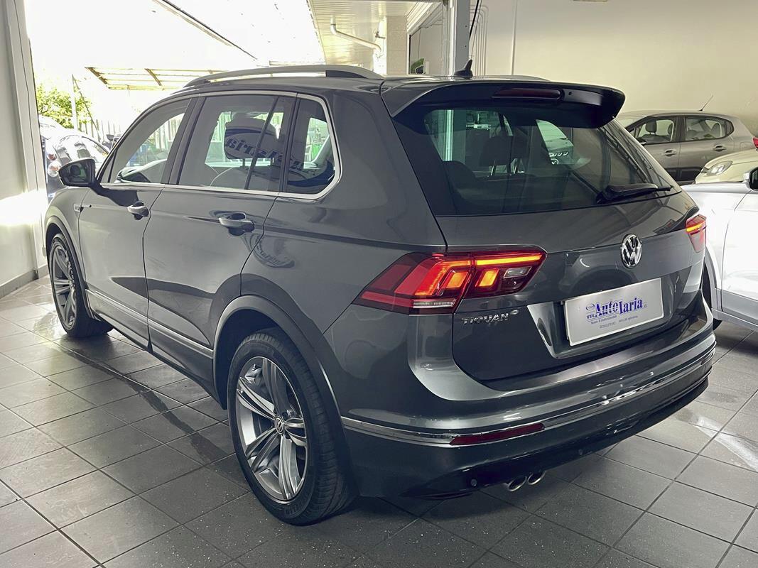 Volkswagen Tiguan 1.6 TDI R Line Sport "Cerchi 19 - Fari Full Led Stop a Quadro digitale"