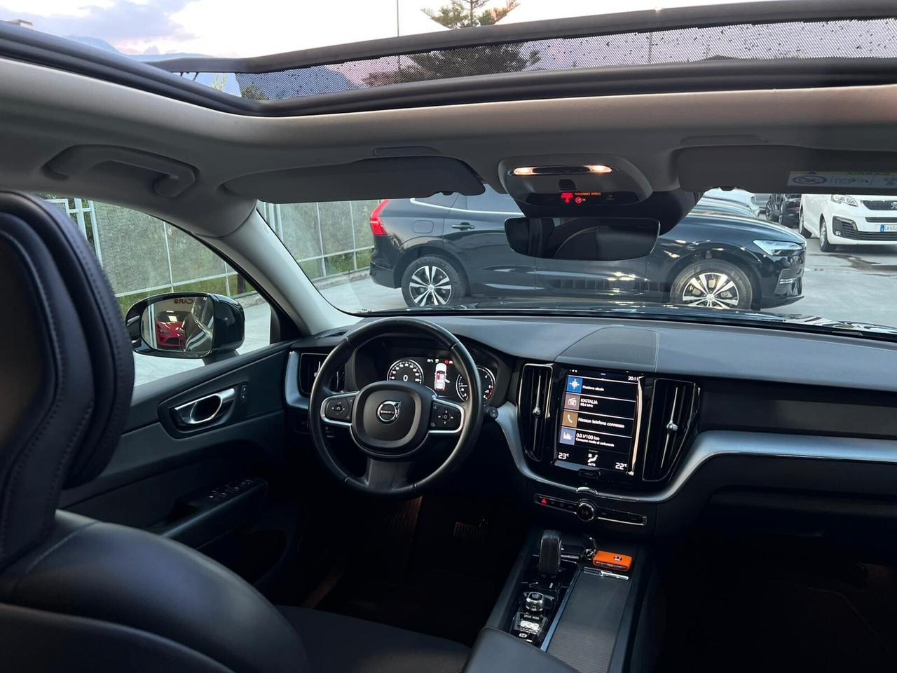 Volvo XC 60 XC60 B4 (d) AWD Geartronic Momentum Tetto apribile