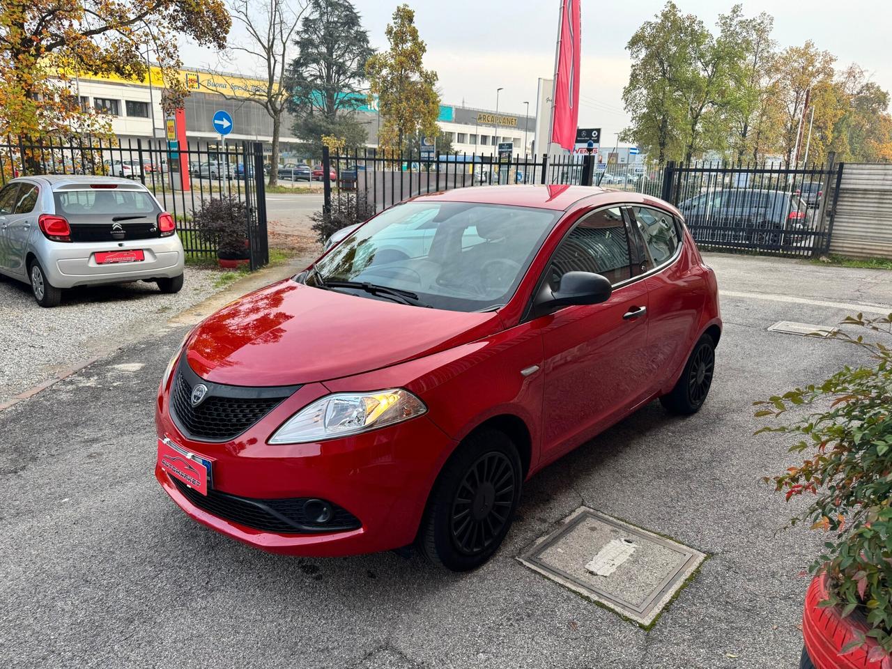 Lancia Ypsilon 1.2 69CV 5P Gold NEOPATENTATI