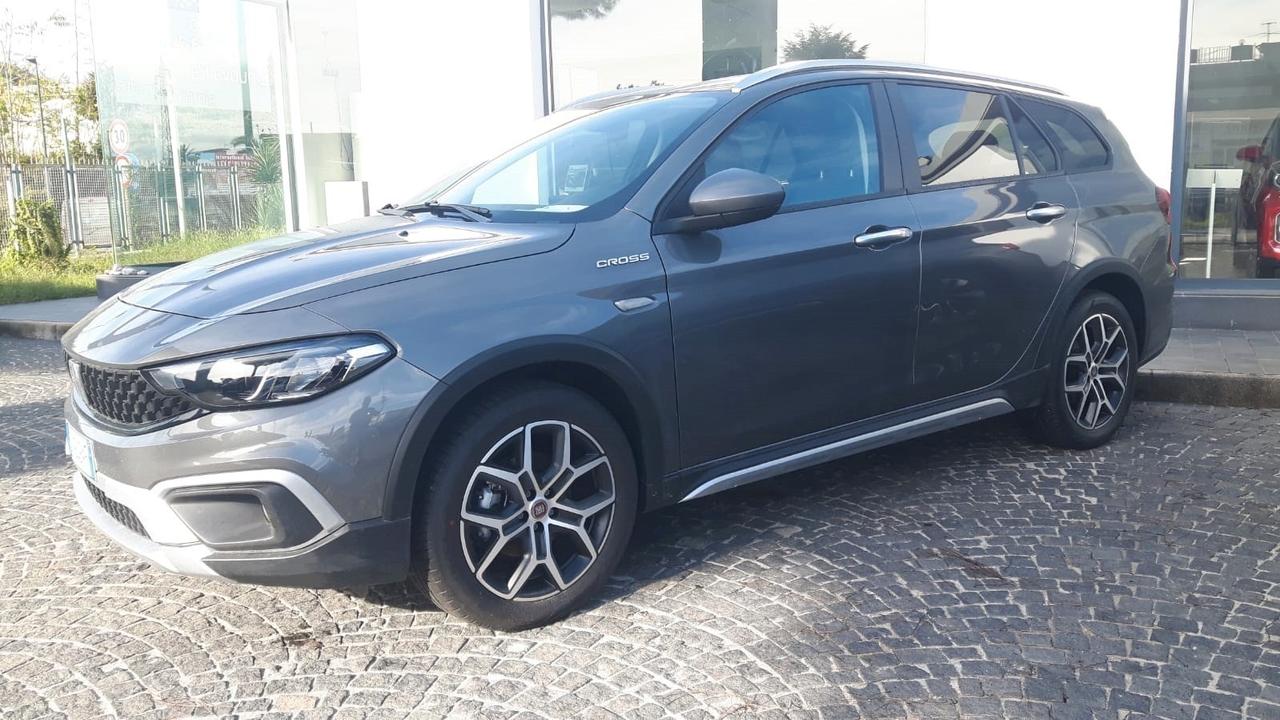 Fiat Tipo 1.5 Hybrid DCT SW Cross