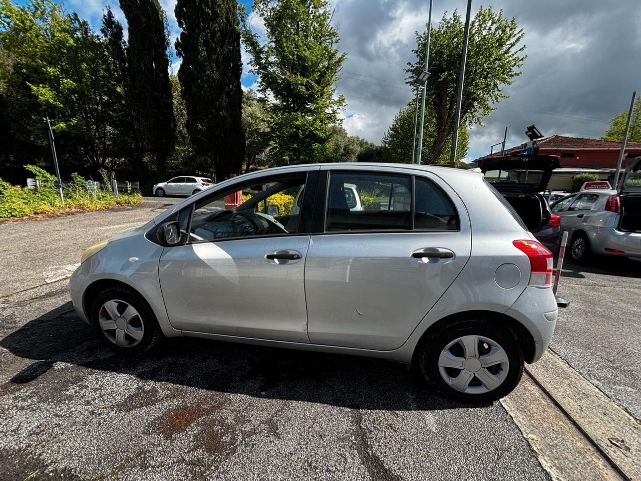 Toyota Yaris 1.0 5 porte Now