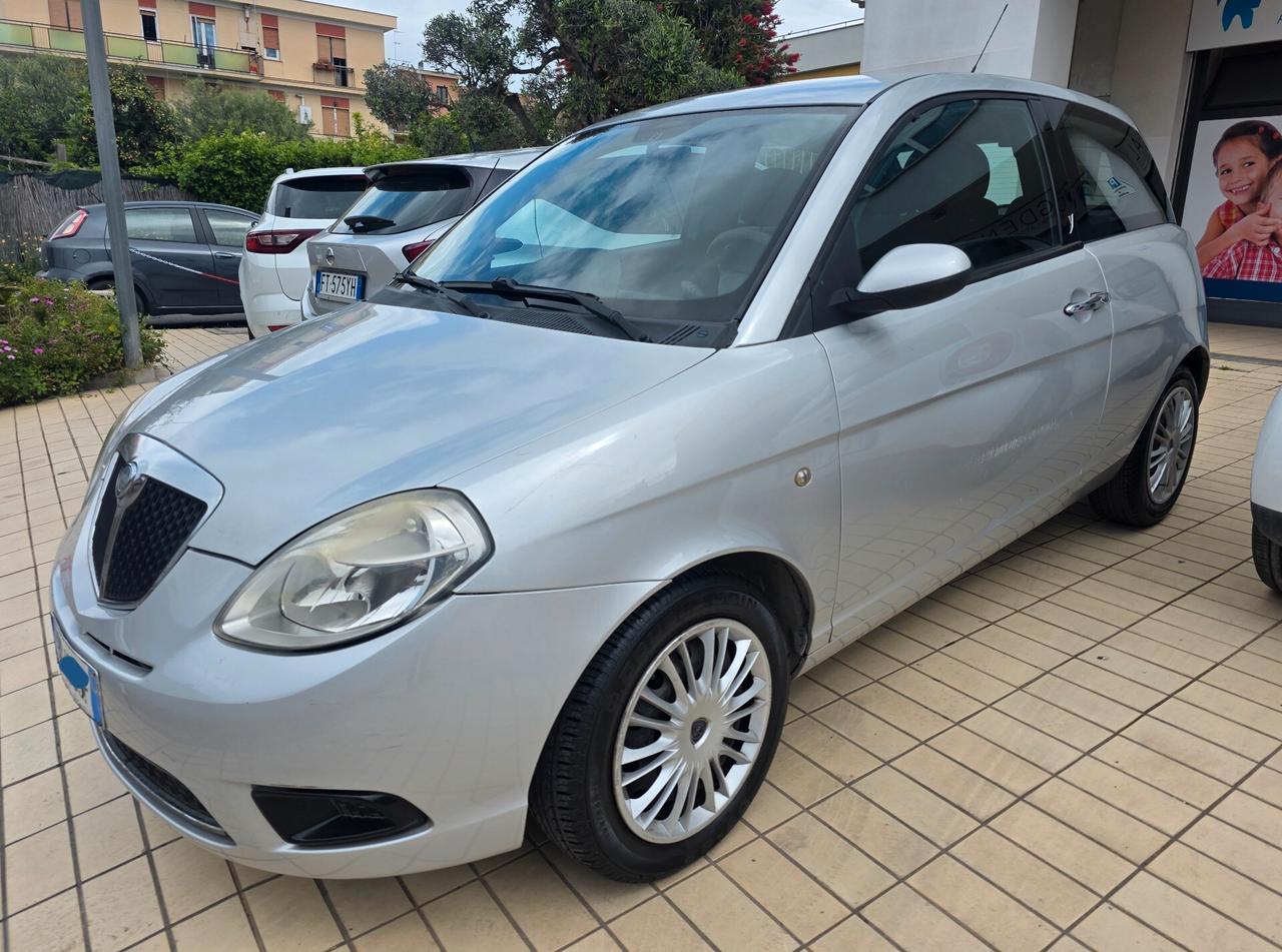 Lancia Ypsilon 1.2 Argento