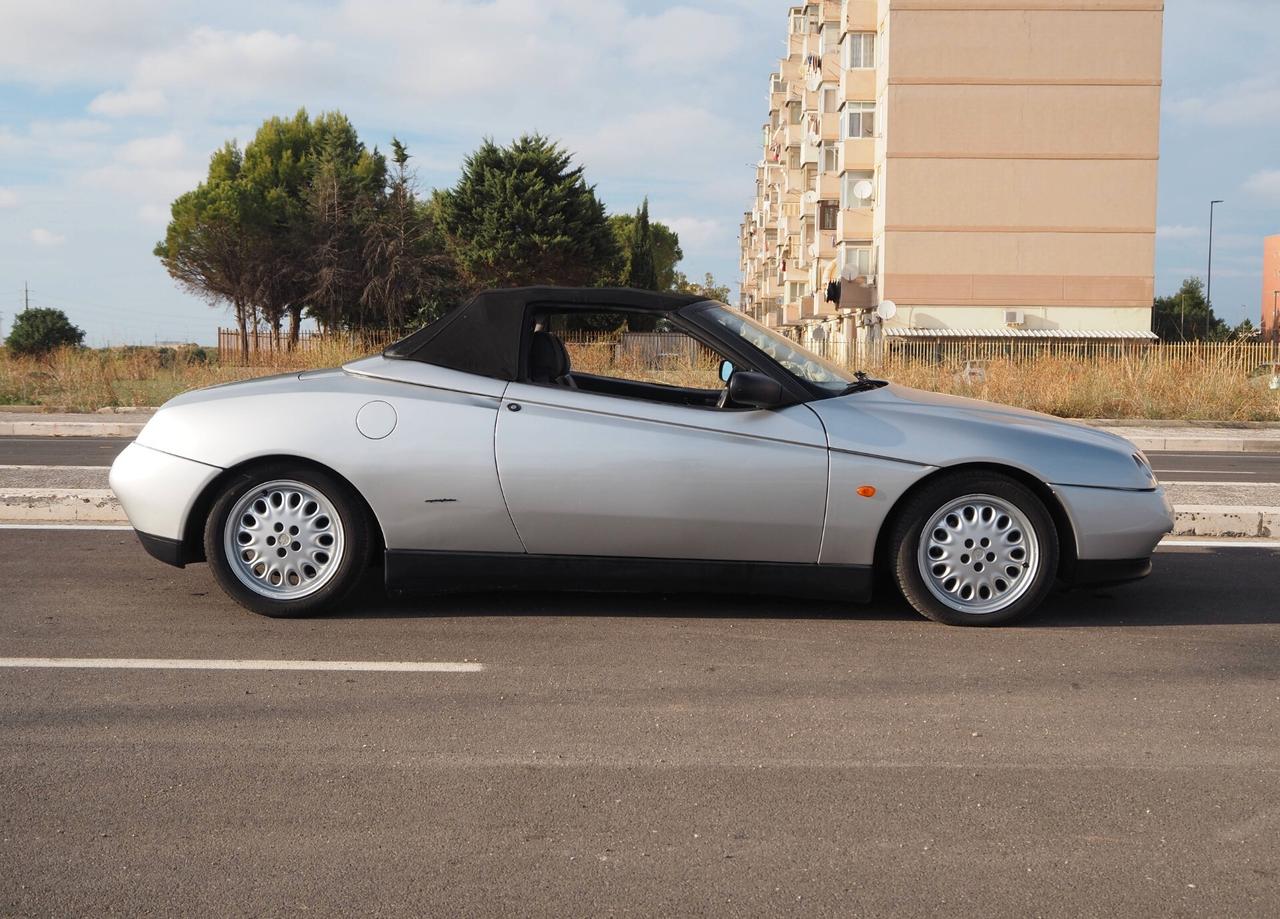 Alfa Romeo Spider 2.0 Twin Spark 16V