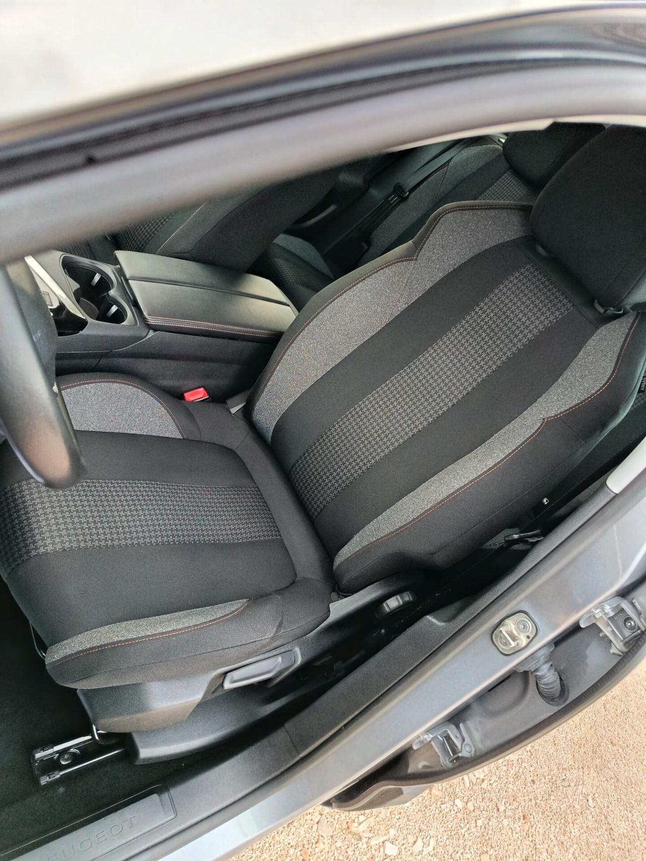 Peugeot 3008 BlueHDi 130 S&S Business