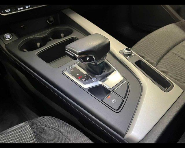 AUDI A4 Avant 40 TDI quattro S tronic Business Advanced