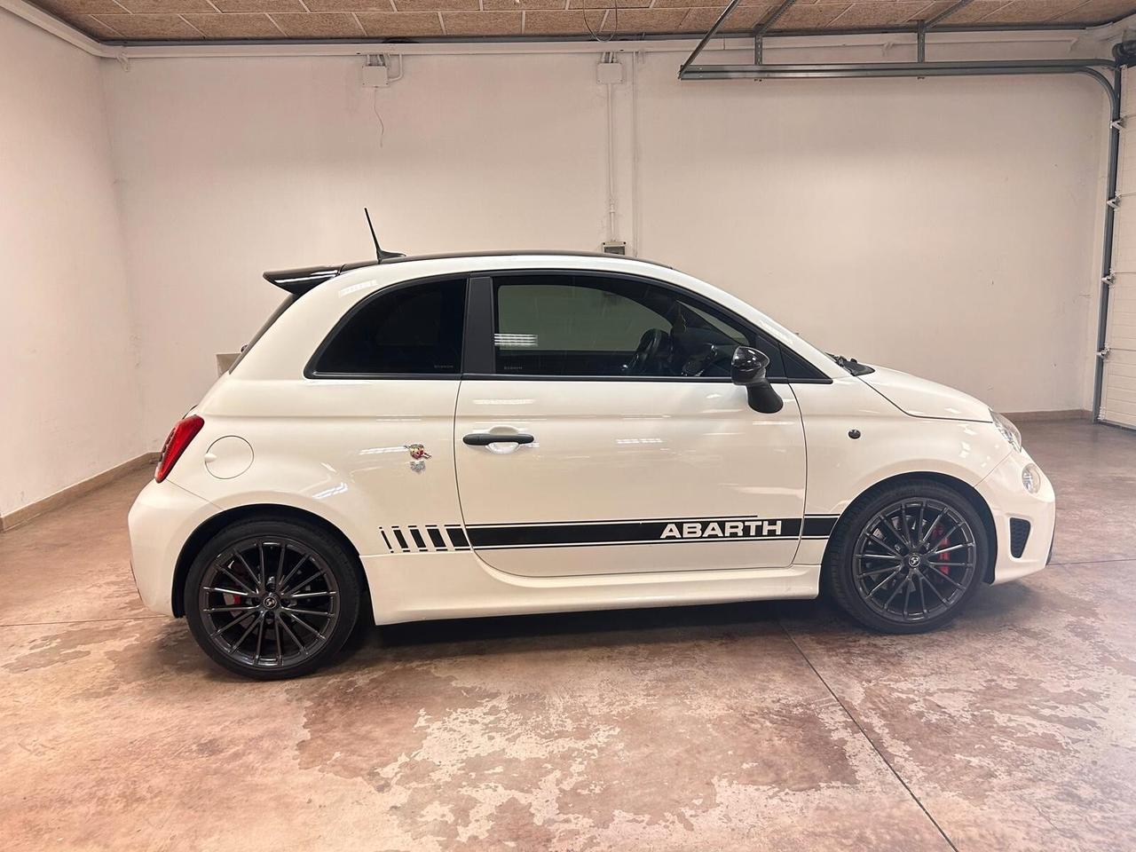 Abarth 695 1.4 Turbo T-Jet 180 CV Esseesse
