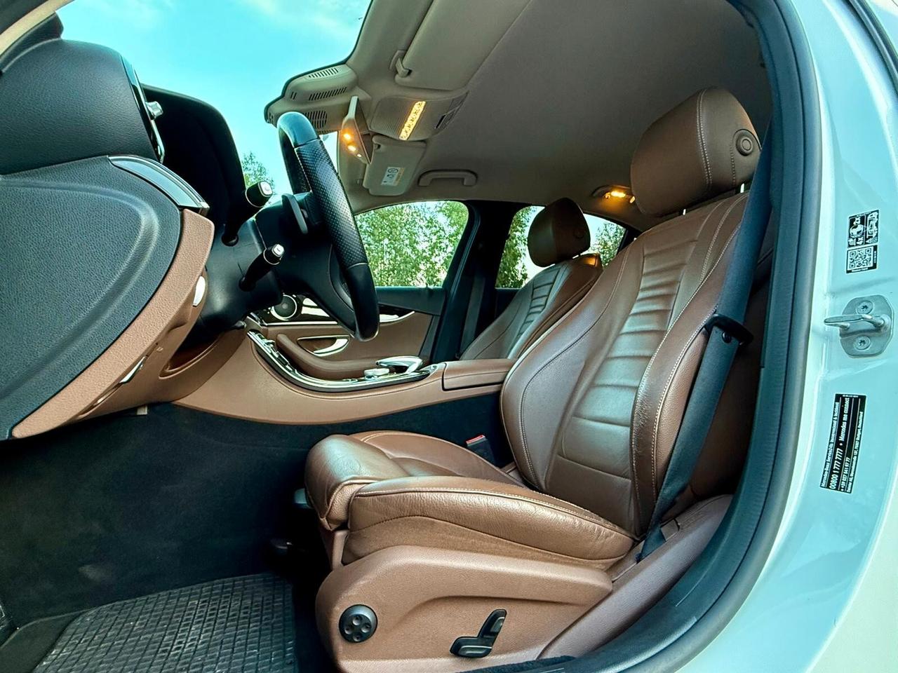 MERCEDES- BENZ KLASSE E 220 D 4MATIC AMG PREMIUM