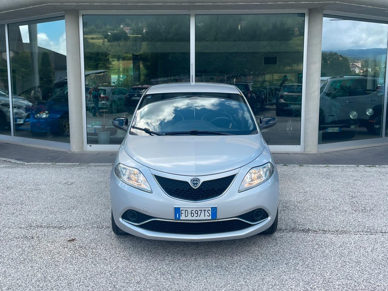 Lancia Ypsilon 1.2 69 CV 5 porte Gold "OK NEOPATENTATI"