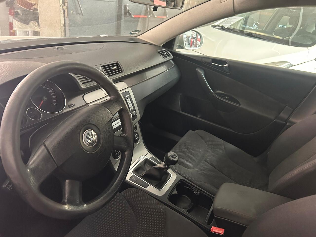 Volkswagen Passat 1.9 TDI/105CV Var. Comfortline adatta a neopatentati