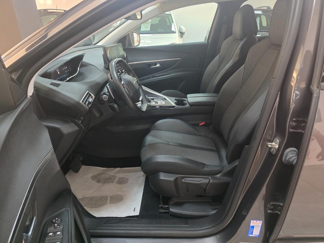 Peugeot 3008 BlueHDi 130 S&S EAT8 Allure