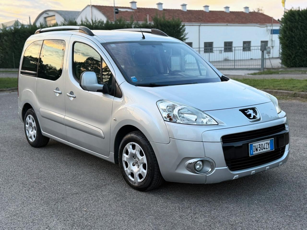 PEUGEOT PARTNER TEPEE 1.6 HDi 90CV FULL SPAZIOSA