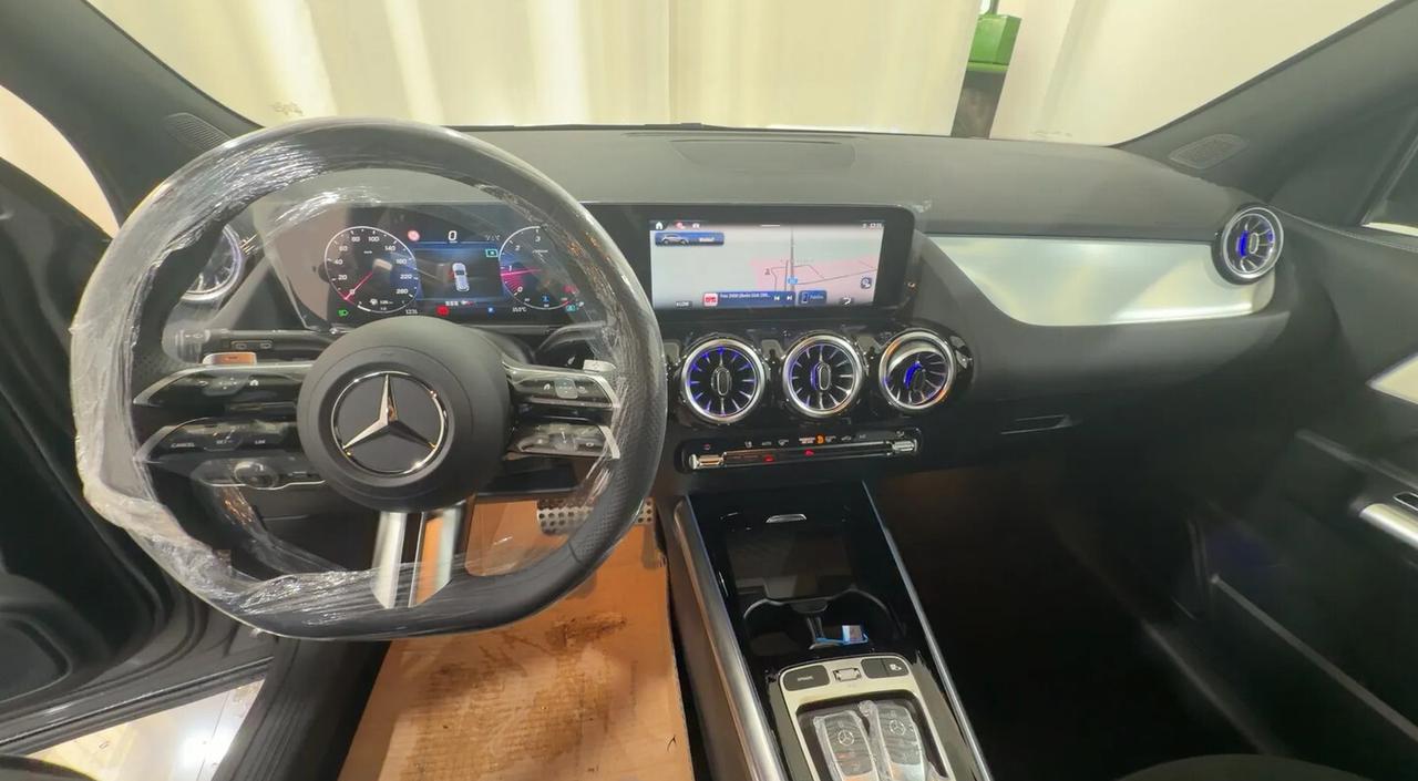 MERCEDES GLA 200 D AMG LINE KM0