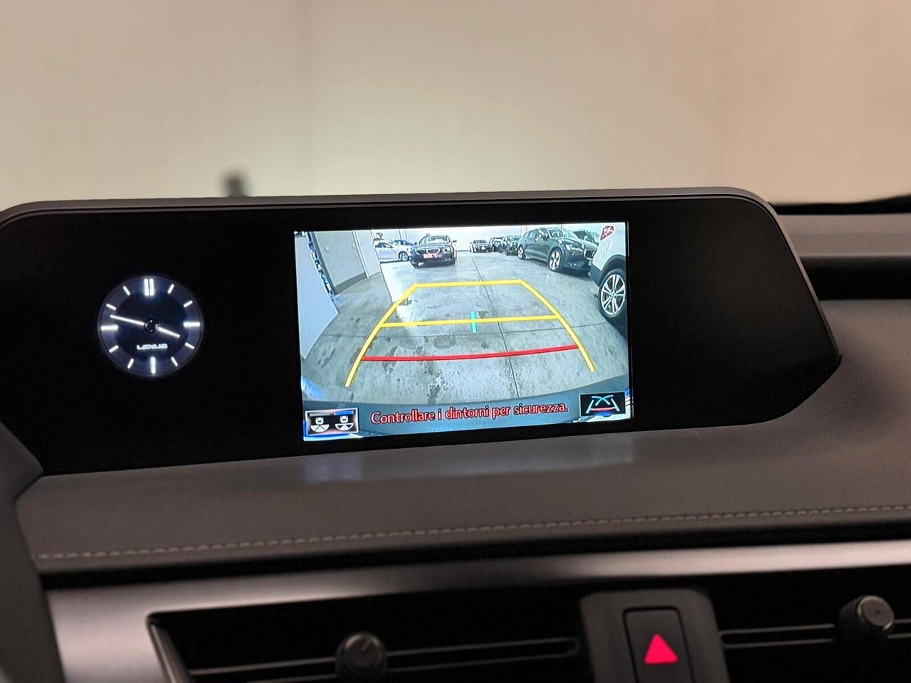 Lexus UX Hybrid Business