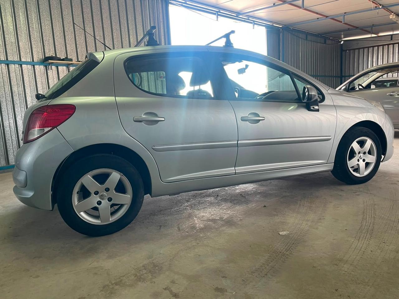 Peugeot 207 118.000 km NEOPATENTATI