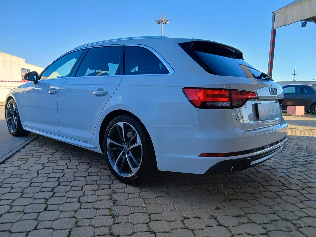 Audi A4 Avant 2.0 TDI 122 CV S tronic Business