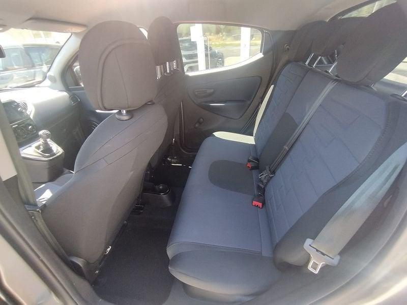 Lancia Ypsilon 1.0 FireFly 5 porte S&S Hybrid Platino