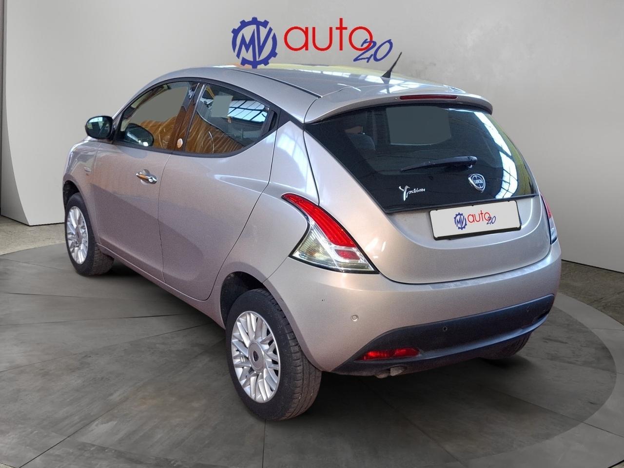 Lancia Ypsilon 0.9 TwinAir 85 CV 5 porte Metano Ecochic Gold