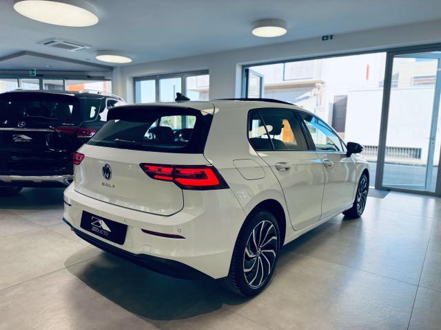 Volkswagen Golf 2.0 tdi Style 115cv dsg TETTO/IQLIGHT